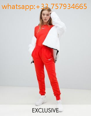 ensemble nike swoosh